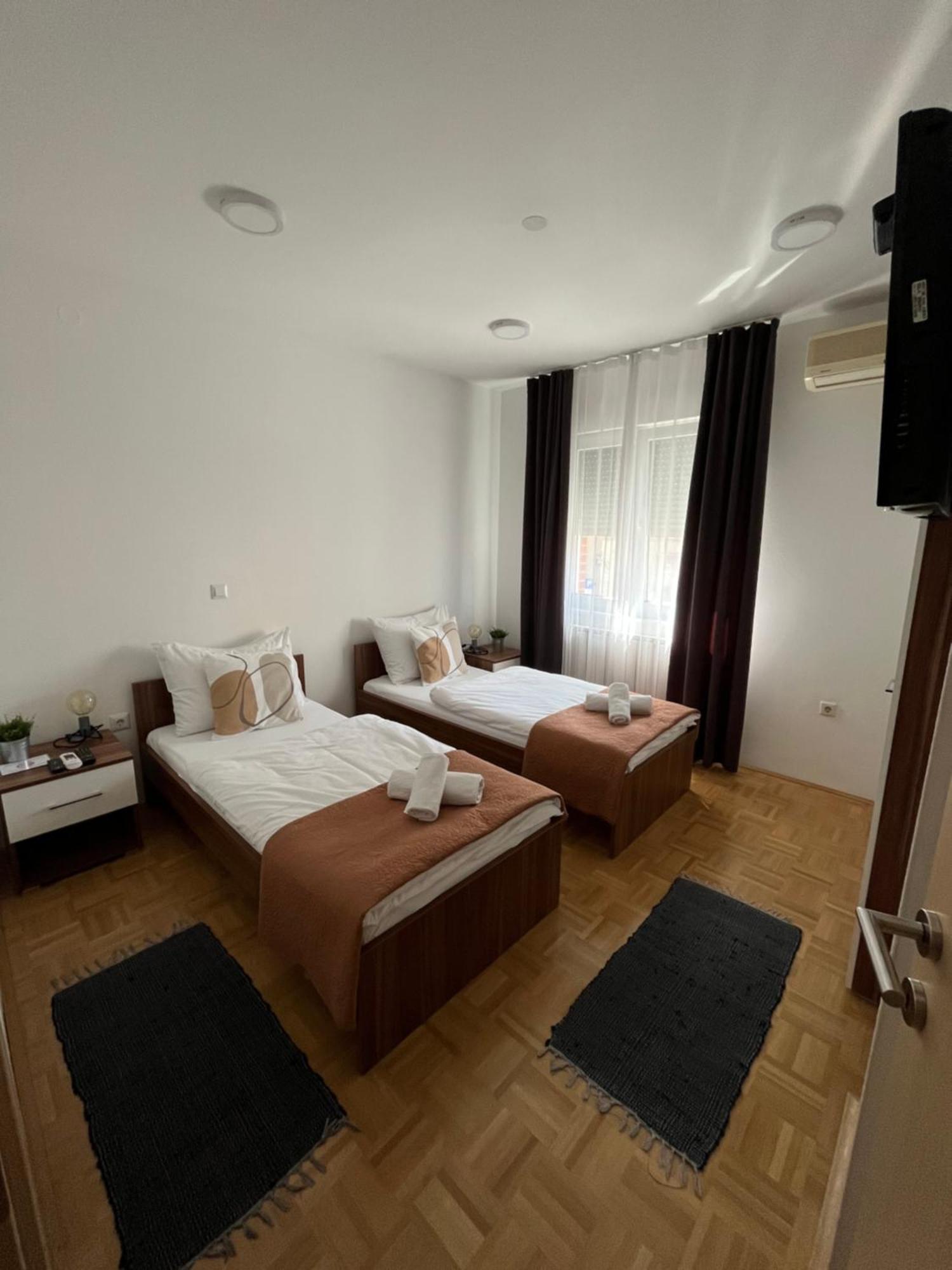 Appartement For5 à Ðakovo Extérieur photo