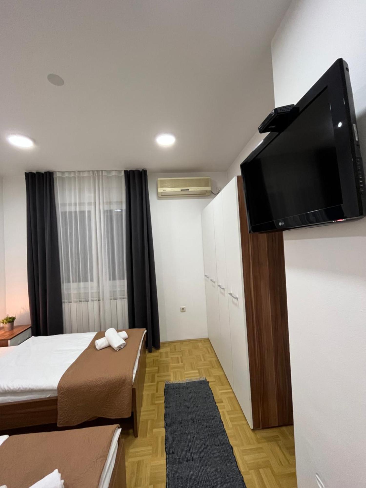 Appartement For5 à Ðakovo Extérieur photo