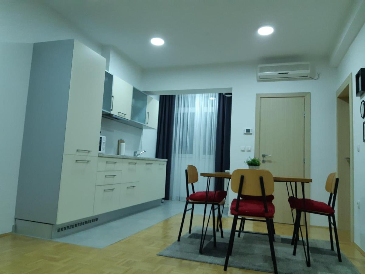 Appartement For5 à Ðakovo Extérieur photo